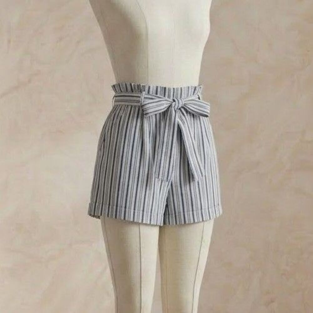 Hot Kiss Women's Shorts Size M White Navy Striped Cotton Paperbag Waist Tie